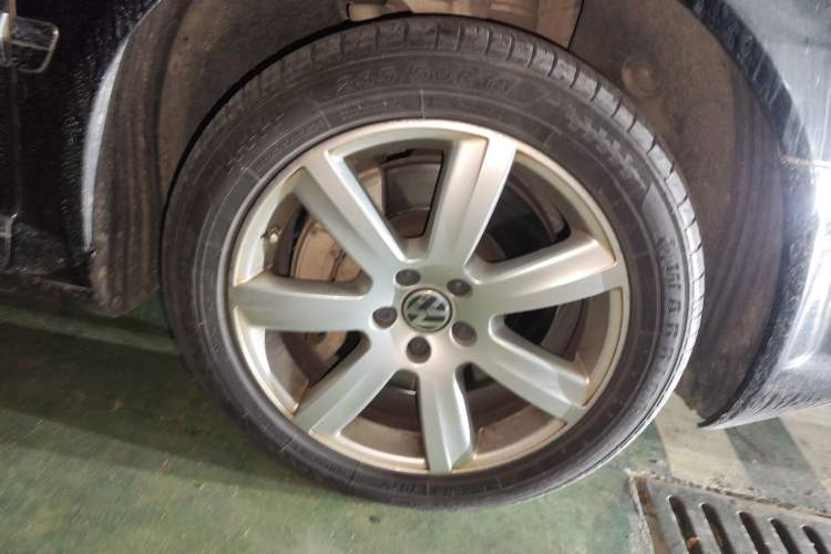 Used Volkswagen Phaeton 2011 3.6L V6 5-Seater Extended Comfort Version
