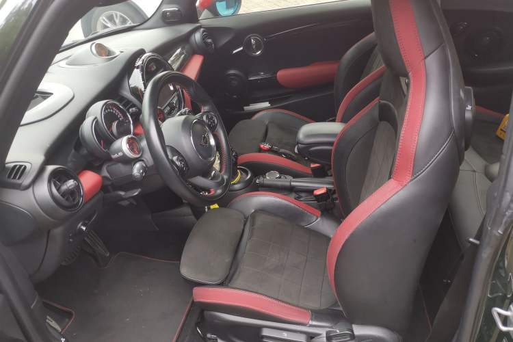 Used MINI JCW 2018 2.0T JOHN COOPER WORKS ALL-IN Left Front Seat