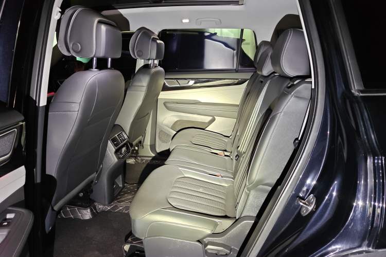 Used Volkswagen Teramont 2022 380TSI Four-Wheel Drive Prestige Luxury Edition Left Rear Seat