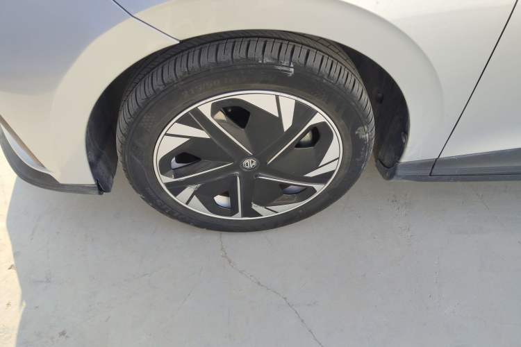 Used MG 4 EV 2022 425 km Fashion Edition Exterior 7