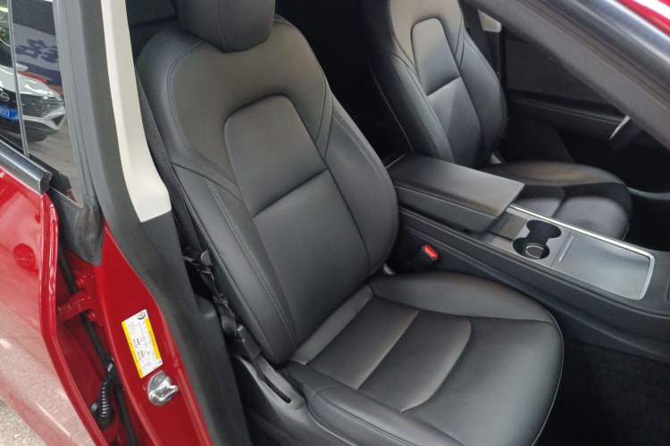 Used Tesla Model Y 2021 Long-Range All-Wheel-Drive Version
