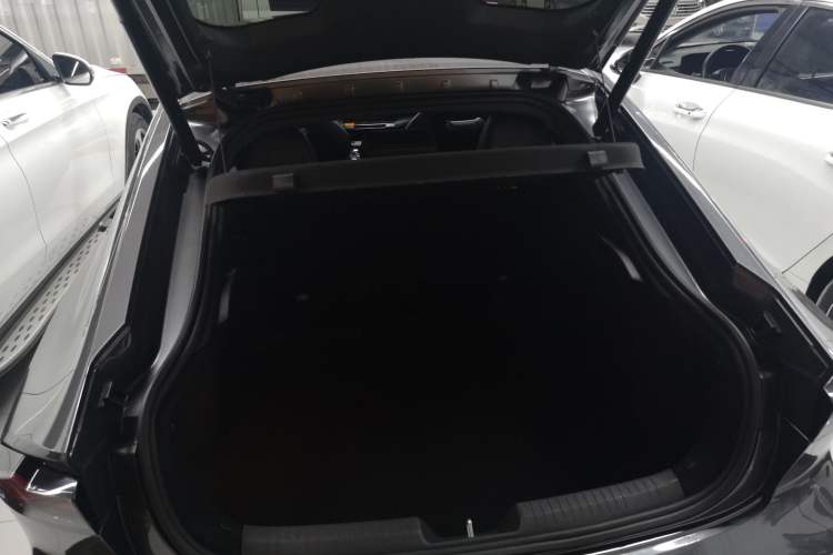 Used CHANGAN UNI-V 2023 1.5T Prestige Model Trunk