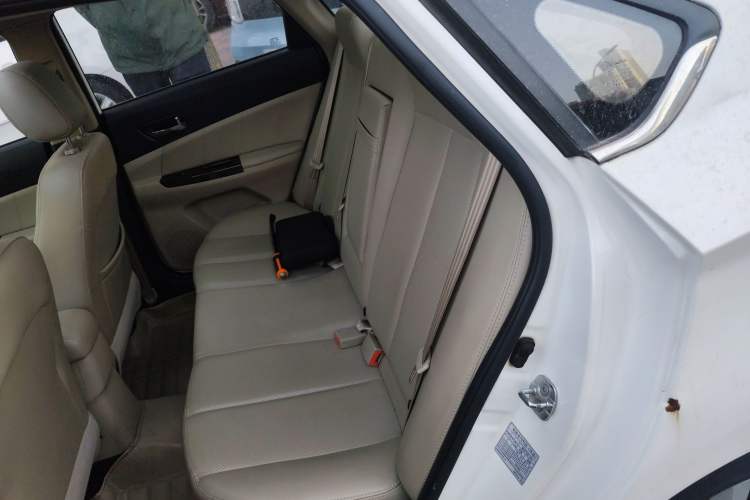 Used CHANGAN Eado 2013 1.6L Manual Luxury Model China V Standard
