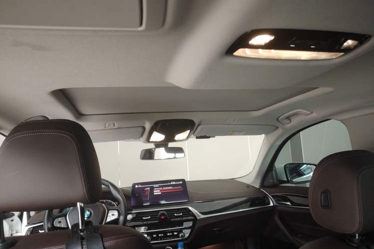 Used BMW 5 Series 2021 525Li Luxury Package Headliner