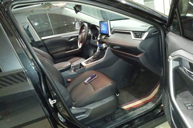 Used Toyota RAV4 2021 2.0L CVT 4x4 Trend Edition
