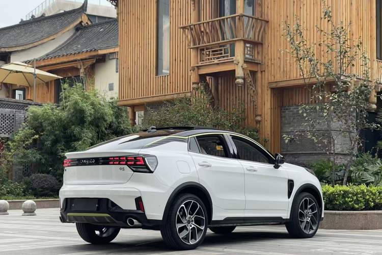 Used Lynk & Co 05 2020 2.0TD Two-Wheel Drive Shine Halo
