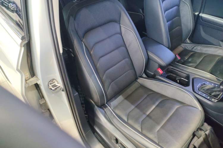 Used Volkswagen Tiguan L New Energy 2019 430 PHEV Hybrid Flagship Model Right Front Seat