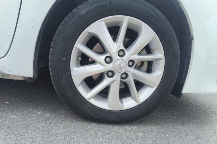 Used Toyota Corolla 2014 1.6L CVT GL-i Leather Edition Right Front Wheel Hub