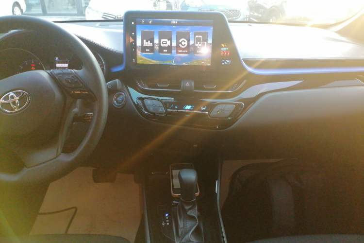 Used Toyota IZOA 2020 2.0L Enjoy Edition