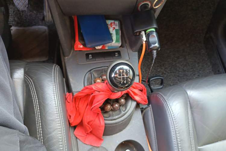 Used Volkswagen Touran 2013 1.4T Manual Comfort Edition 5-Seater Gear Lever