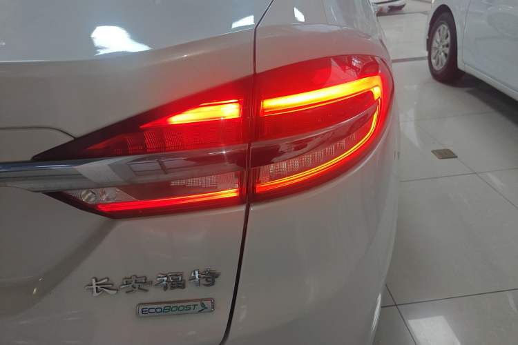 Used Ford Mondeo 2017 EcoBoost 200 Stylish Model Right Rear Taillight