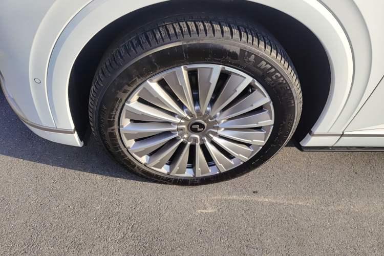 Used ONVO Luxeed L90 2025 Model—Ultra Six-Seater Version