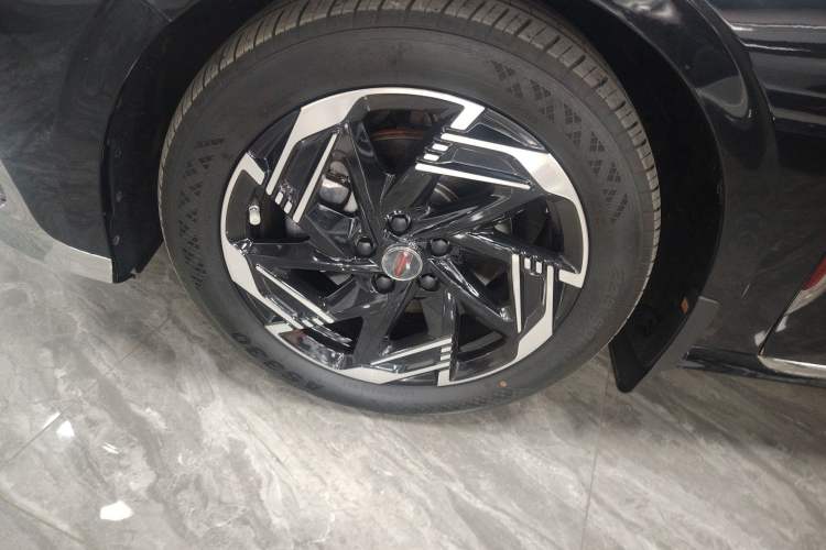 Used Hongqi H6 2023 2.0T Zhiyi Version Left Front Wheel Hub