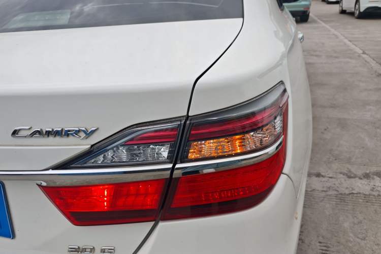 Used Toyota Camry 2015 2.0G Premier Edition Right Rear Taillight