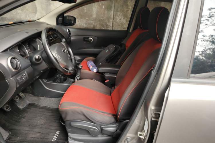 Used Nissan Livina 2013 1.6XL Manual Luxury Edition Left Front Seat