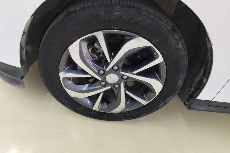 Used Buick Velite 6 2019 Connected Fashion Model
