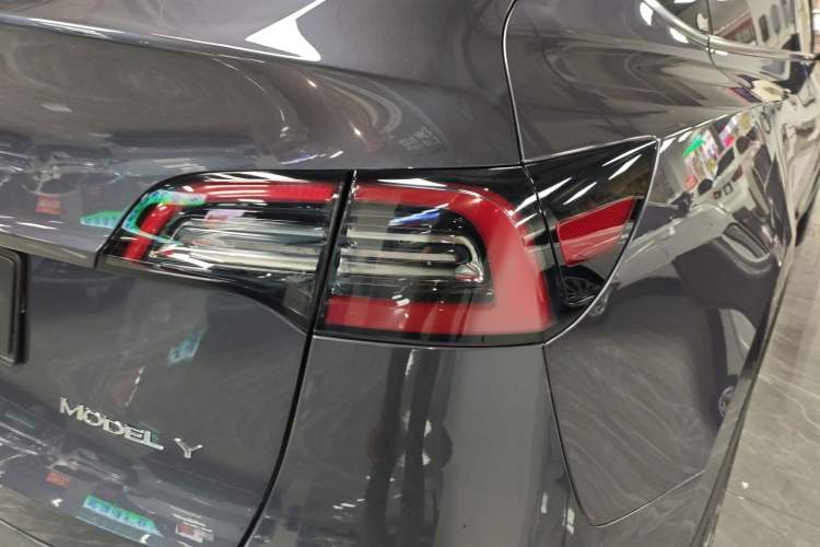 Used Tesla Model Y 2021 Standard Range Rear-Wheel Drive Version
