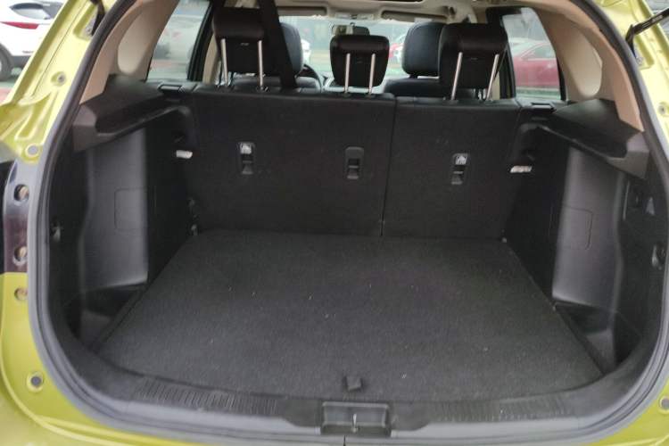 Used Suzuki S-Cross 2014 1.6L CVT Two-Wheel Drive Elite Version Trunk