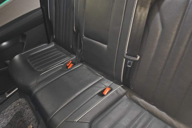 Used Volkswagen Teramont 2021 380TSI Four-Wheel Drive Prestige Luxury Edition Left Rear Seat