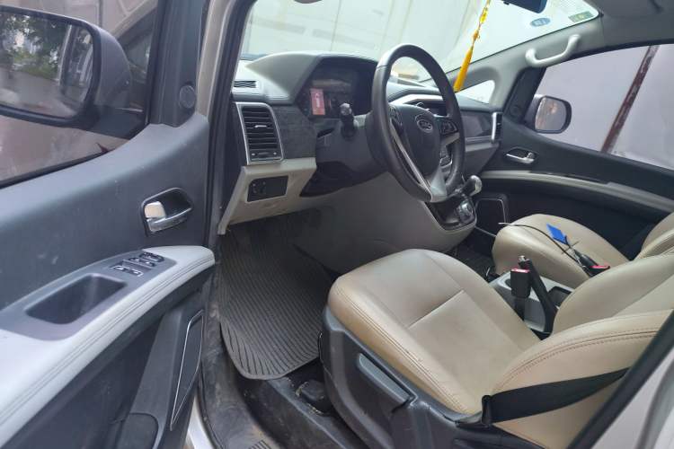 Used JAC Refine M4 2016 2.0L Manual Luxury Version