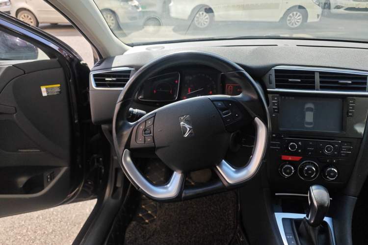 Used DS 5LS 2015 1.6T Comfort Edition THP160
