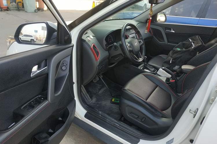 Used Hyundai ix25 2017 1.4T Automatic Smart Version
