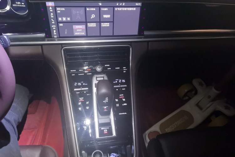 Used Porsche Panamera 2017 Panamera 4 E-Hybrid Executive Long Wheelbase 2.9T Gear Lever