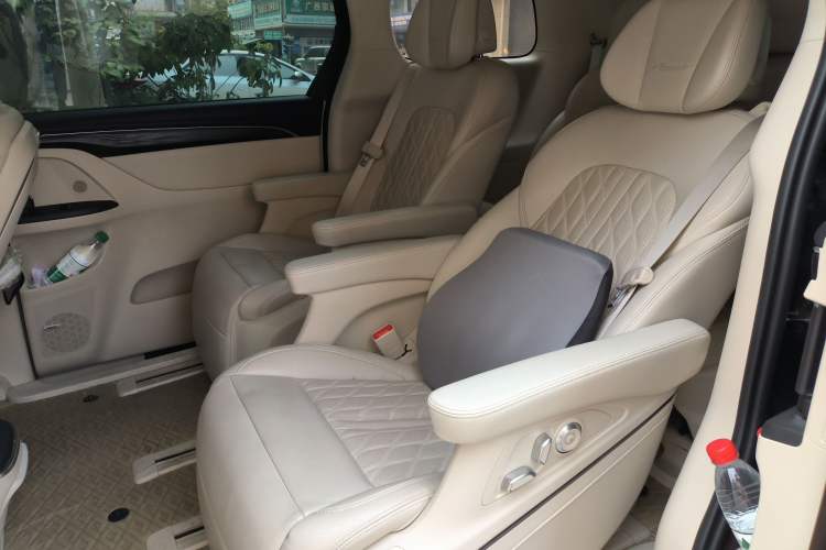 Used Buick GL8 2020 Avenir Avia Six-Seat Deluxe Edition Left Rear Seat