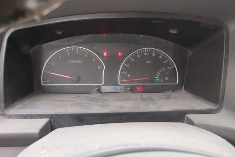 Used Dongfeng Shuaike 2013 Revised Version 1.5L Manual Comfort Trim 7 Seats China IV Standard Instrument Cluster