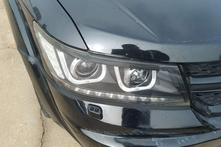 Used Dodge Journey 2011 2.7 Luxury Navigation Edition Right Front Headlight