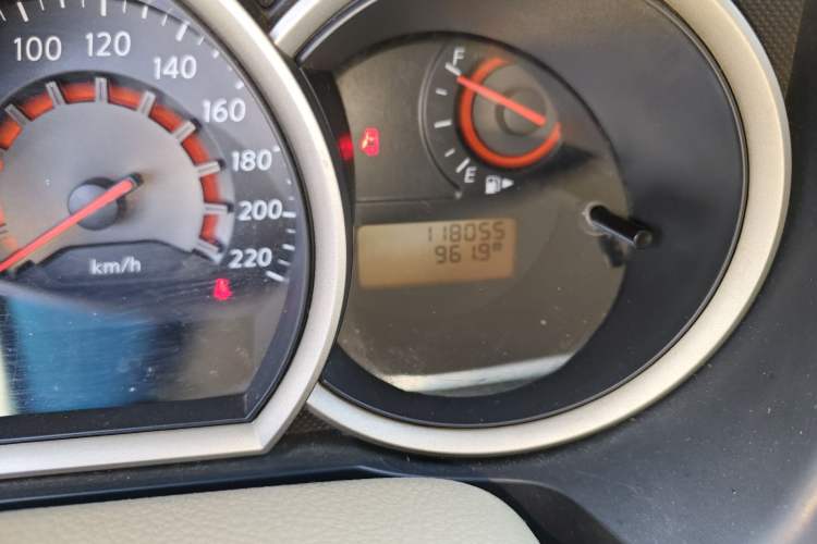 Used Nissan Sylphy 2016 Classic 1.6XE Manual Comfort Edition Odometer Close Up