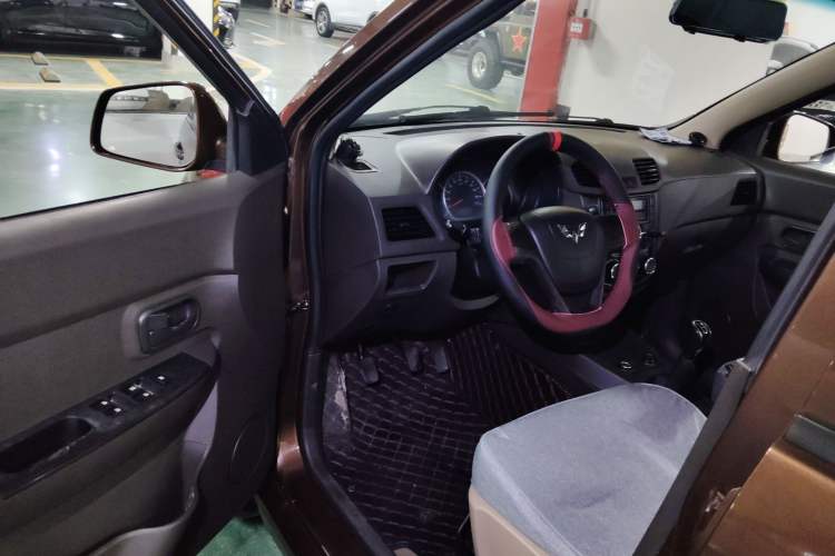 Used Wuling Hongguang 2016 1.5L Restyled S Comfort Version Driver Seat