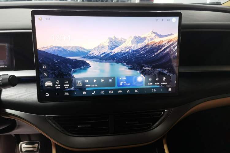 Used Denza D9 2025 DM-i Intelligent Drive 1020 Four-Wheel Drive Prestige Model