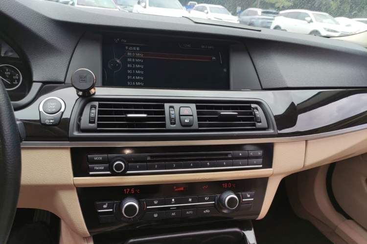 Used BMW 5 Series 2013 525Li Luxury Model