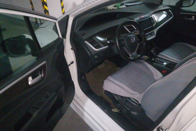 Used Honda Jade 2013 1.8L automatic Comfort version 5 seats
