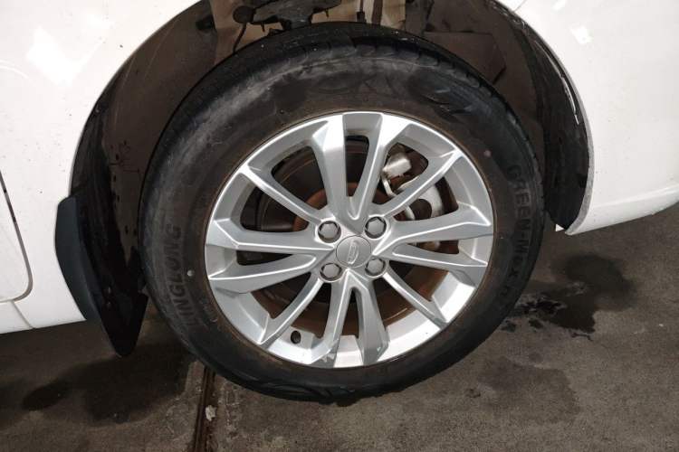 Used Geely Auto Vision 2020 Revised Version 1.5L CVT Asian Games Edition Right Front Wheel Hub