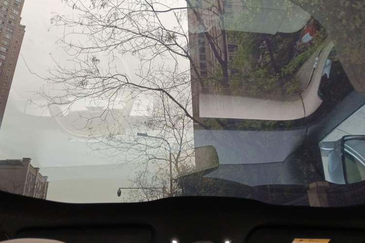 Used Nio ET5 2022 75 kWh Headliner