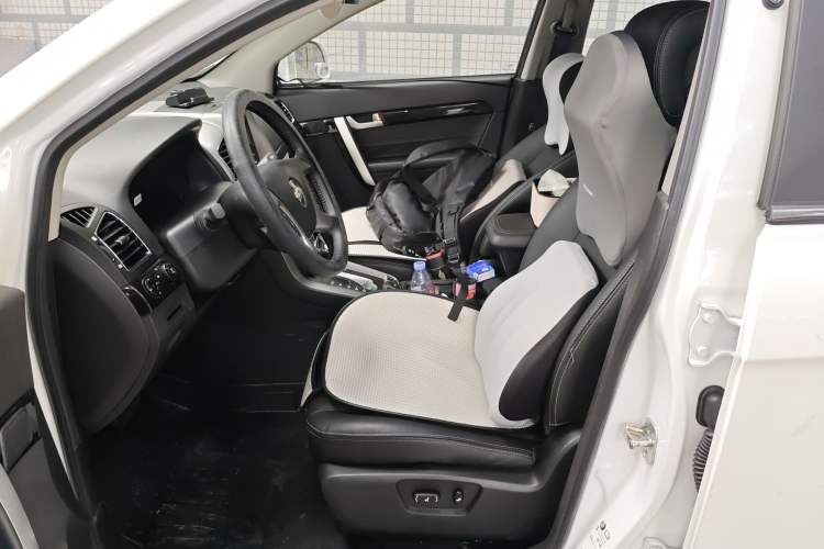 Used Chevrolet Captiva 2014 2.4L 4x4 Flagship Edition 7 Seats
