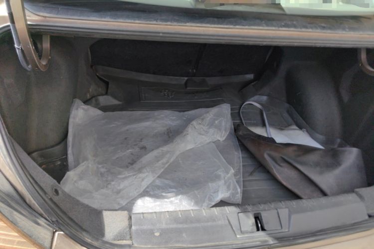 Used Geely Auto Classic Emgrand 2012 Sedan 1.5L Manual Comfort Model Trunk