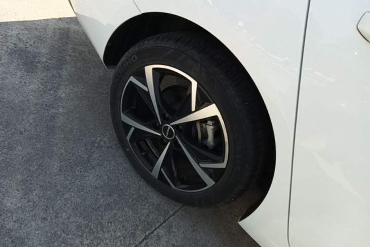 Used Roewe i5 2023 1.5L CVT Luxury Edition
