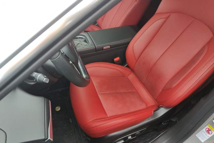 Used XPeng P7 2024 P7i 550 Pro Left Front Seat