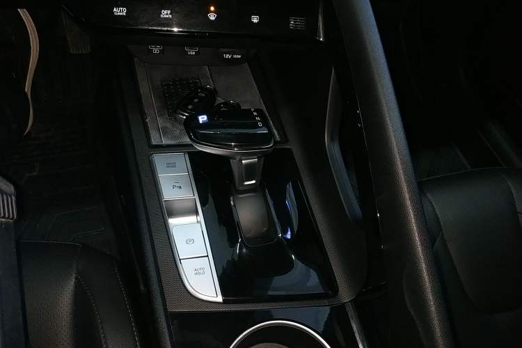 Used Hyundai Elantra 2022 1.5L CVT LUX Prestige Edition
