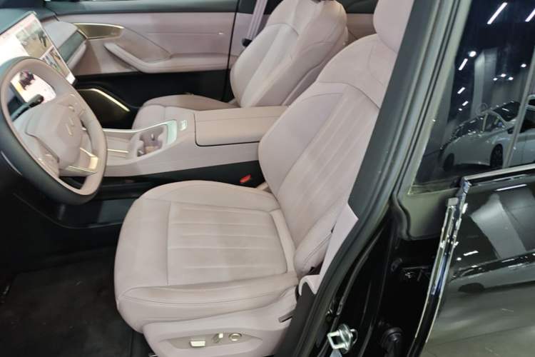 Used ONVO L60 2025 Model—60 kWh Rear-Wheel-Drive Version

