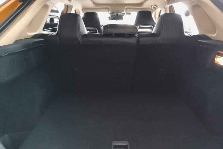 Used Bestune T77 2019 230 TID Automatic Prestige Version China V Emission Standard
