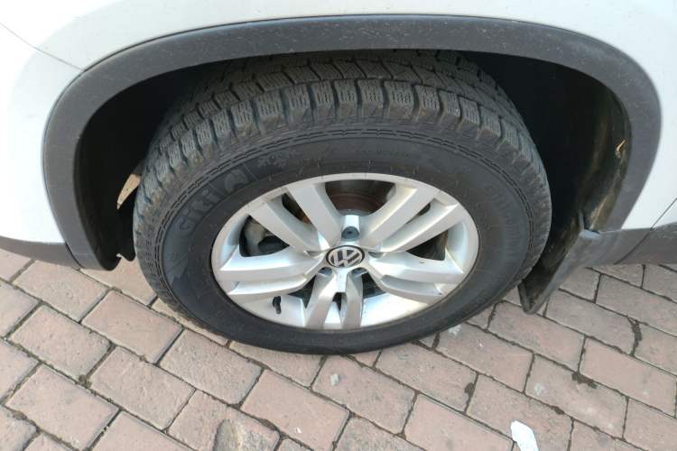 Used Volkswagen Tiguan 2016 300TSI Automatic Two-Wheel Drive Trend Edition Left Front Wheel Hub