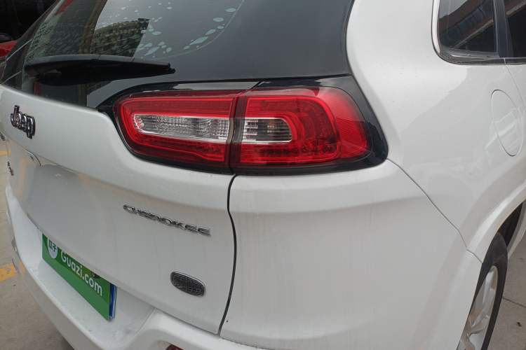 Used Jeep Cherokee 2017 2.4L Professional Smart Edition
