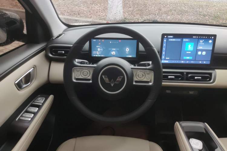 Used Wuling Bingo PLUS 2024 330 km Range Five-Seater Version