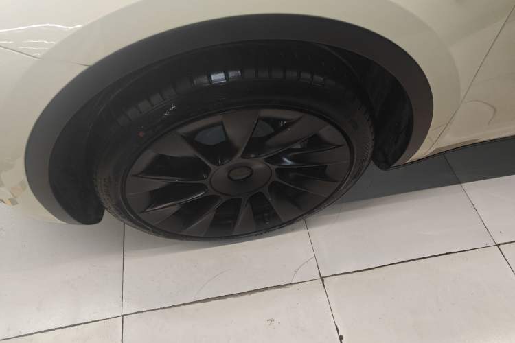 Used Tesla Model Y 2022 Long-Range All-Wheel-Drive Version