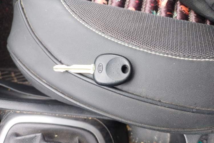 Used Kia K2 2015 Sedan 1.4L Manual Transmission GL Vehicle Key