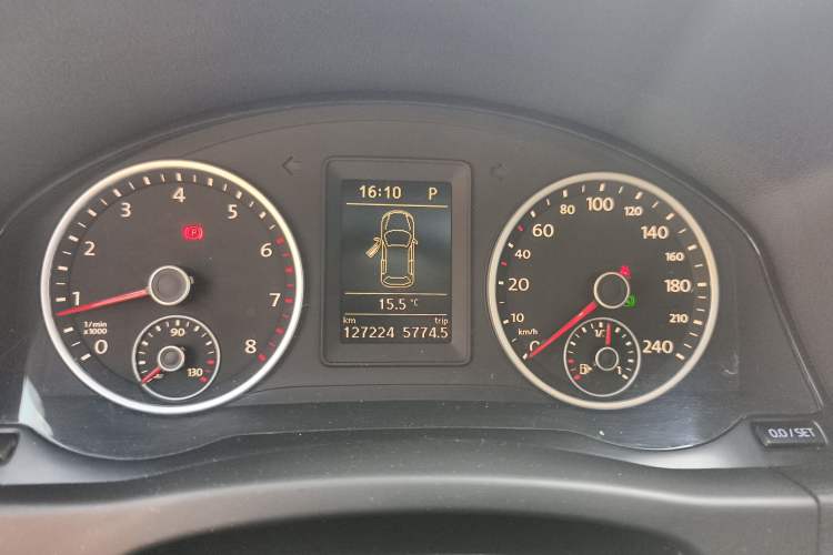 Used Volkswagen Tiguan 2016 280TSI Automatic Two-Wheel Drive Silk Road Comfort Edition Instrument Cluster